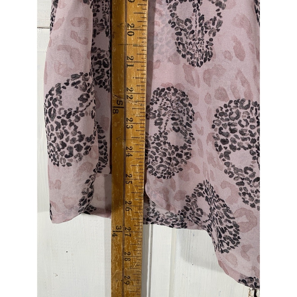Torrid Blouse Sz 1 Pink Leopard Sugar Skull Print Sheer Button Front Pastel Goth - Picture 9 of 10